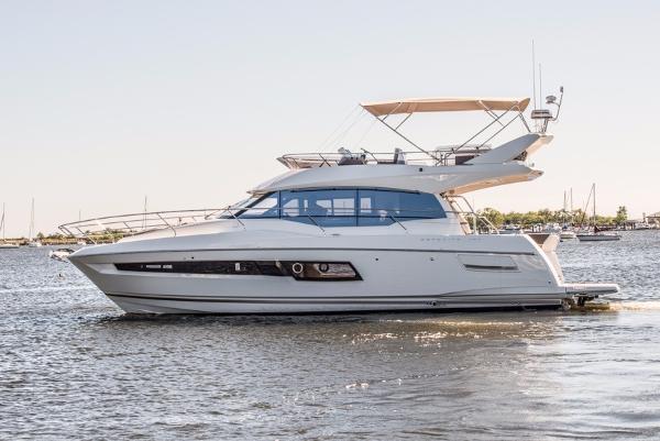 2025 Prestige 460 Flybridge