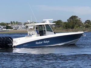Boston Whaler 350 Outrage