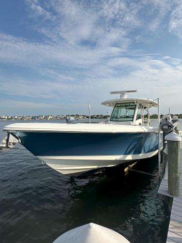 2016 Boston Whaler 350 Outrage
