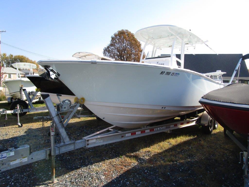 2016 Sportsman Open 252 Center Console, Essex ÉtatsUnis