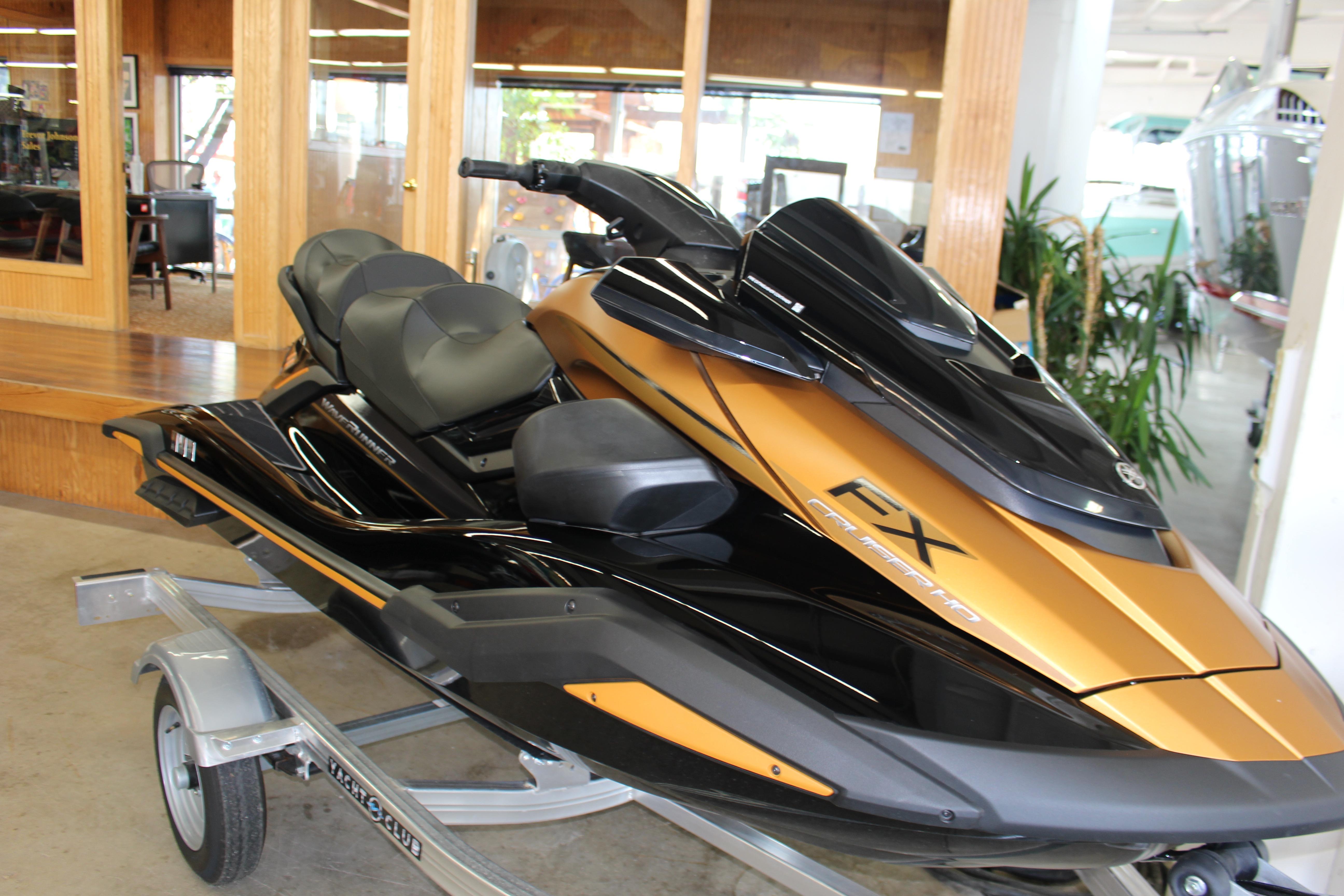 2025 Yamaha WaveRunner FX Cruiser High Output