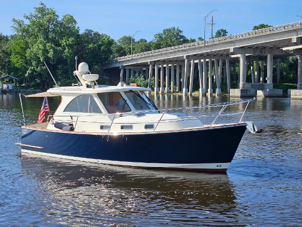2007 Legacy 32 Enclosed