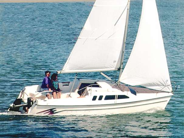 Hunter 23.5 Manufacturer Provided Image