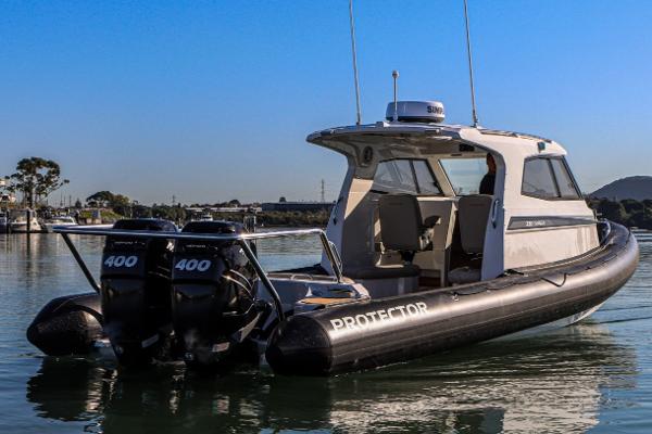 2024 Protector 330 Targa / EQUIPPED / Twin 400 HP