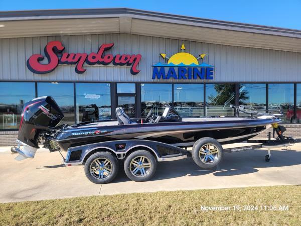 Ranger Z520R Cup-Equipped 2025 Ranger Z520R Cup-Equipped boat displayed at Sundown Marine dealership.