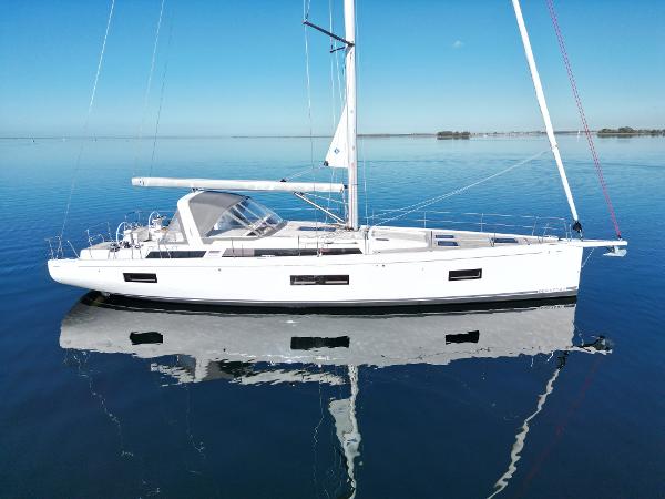 Beneteau Oceanis Yacht 54