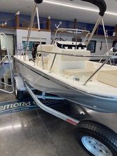 Boston Whaler 150 Montauk