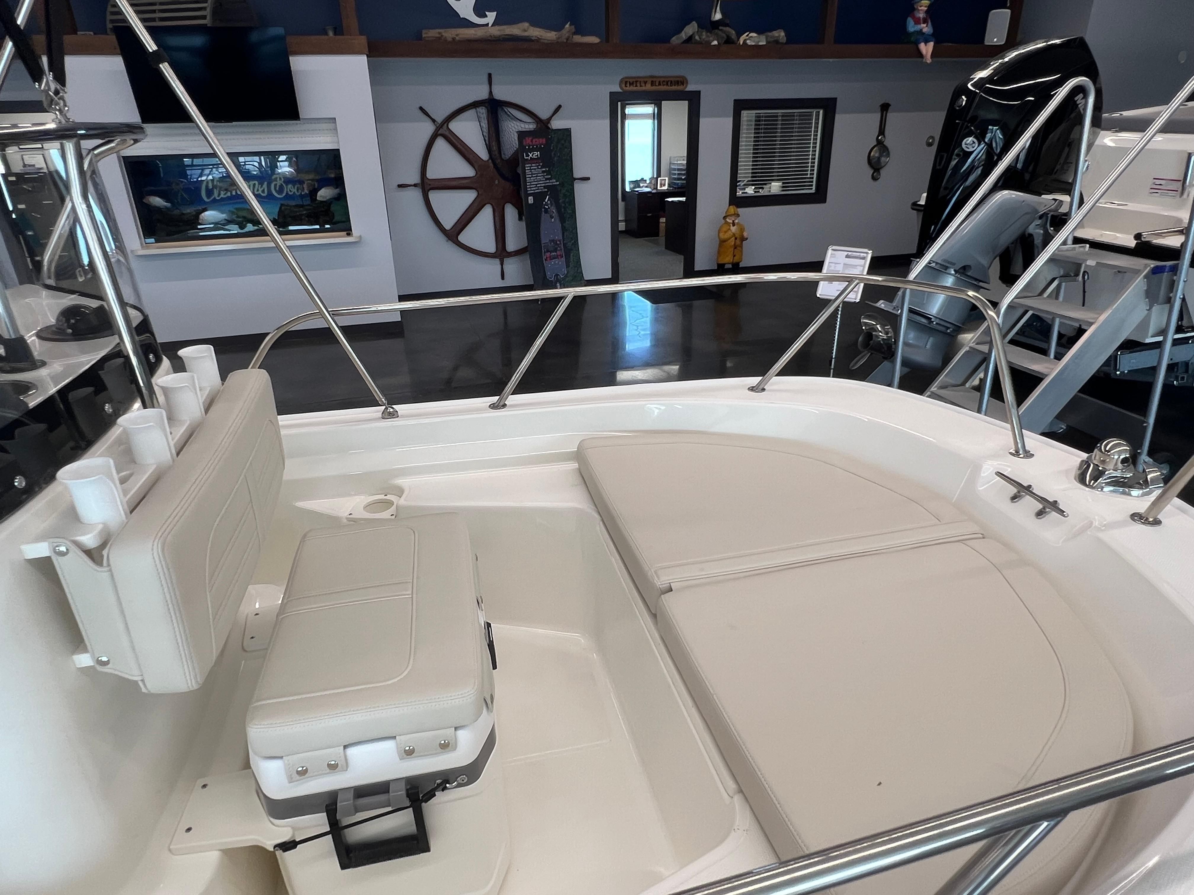 2023 Boston Whaler 150 Montauk