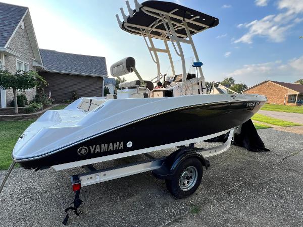 2022 Yamaha Boats 190 FSH Sport