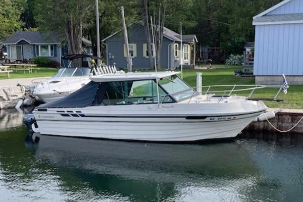 1990 Thompson 240 Fisherman