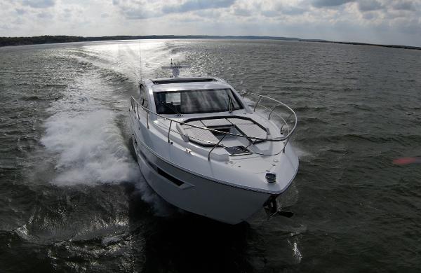 Cruisers Yachts 460 Cantius 2020 Cruisers Yachts 460 Cantius cruising on open water.
