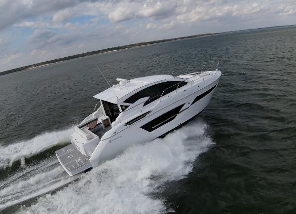 Cruisers Yachts 460 Cantius 2020 Cruisers Yachts 460 Cantius cruising on open water.