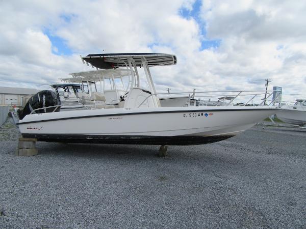 2019 Boston Whaler 240 Dauntless