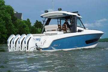 2021 Boston Whaler 420 Outrage