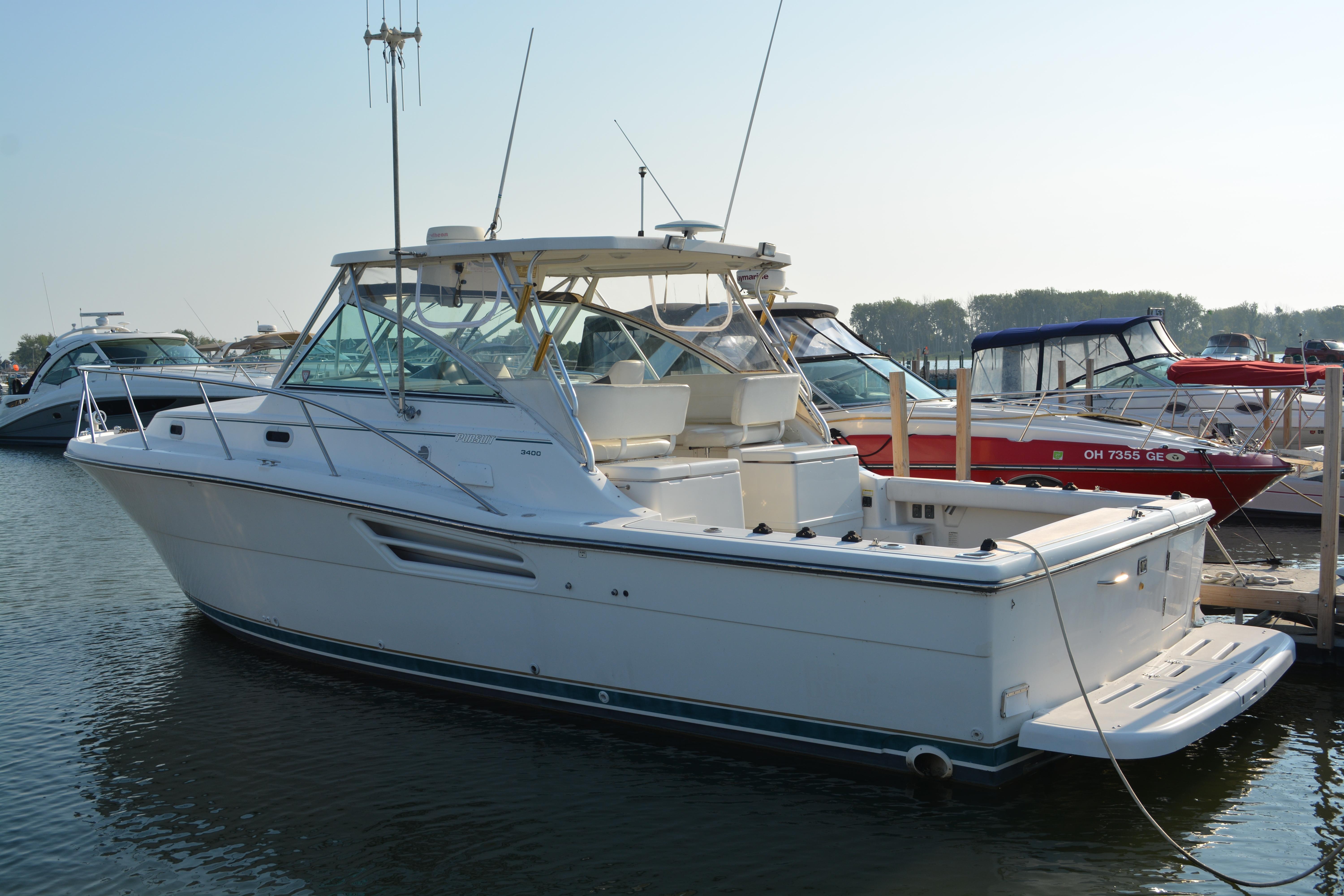 1999 Pursuit 3400 Express