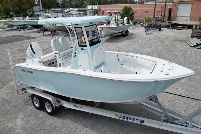 2025 Sea Pro 242 DLX DEEP-V