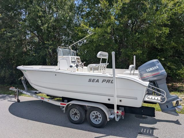 2004 Sea Pro 206 Center Console