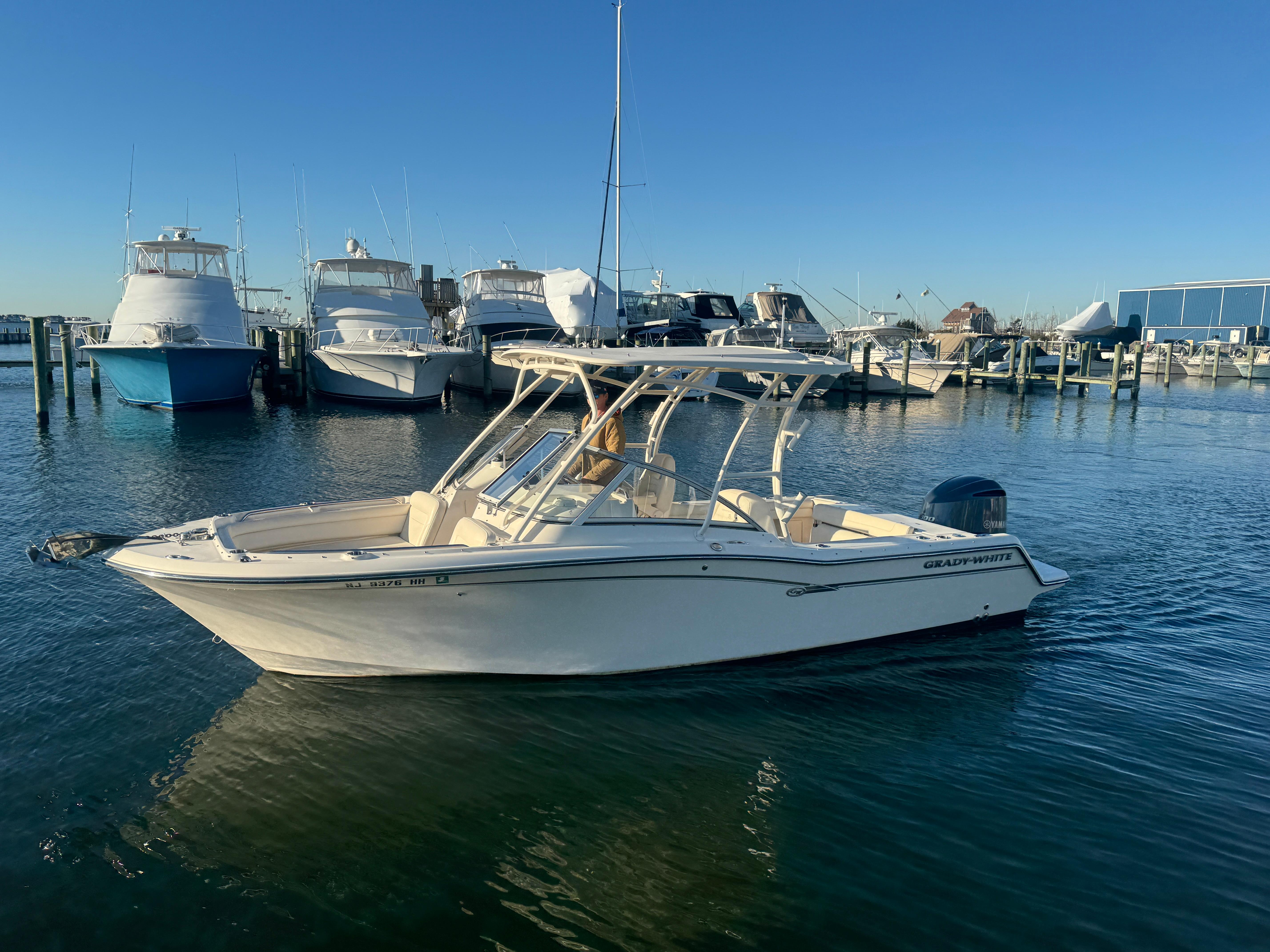 Grady-White Freedom 235