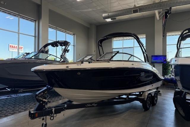 2024 Sea Ray SPX 210