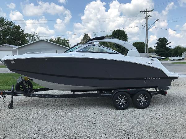 2025 Four Winns HD3
