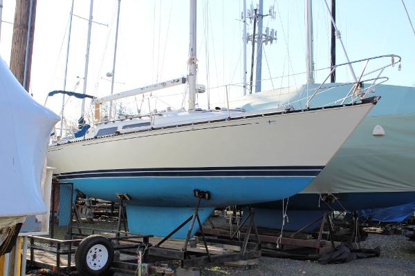 4 affordable deck saloon yachts - boats.com