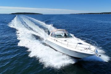 2000 Sea Ray 410 Express Cruiser