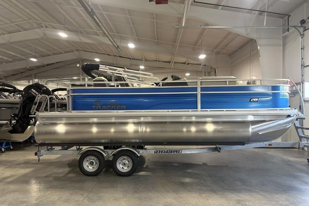 2026 Sun Tracker Fishin' Barge 20 DLX