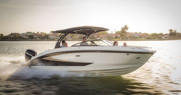 2016 Sea Ray 270 Sundeck Outboard