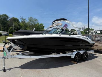 2025 Chaparral 23 Surf
