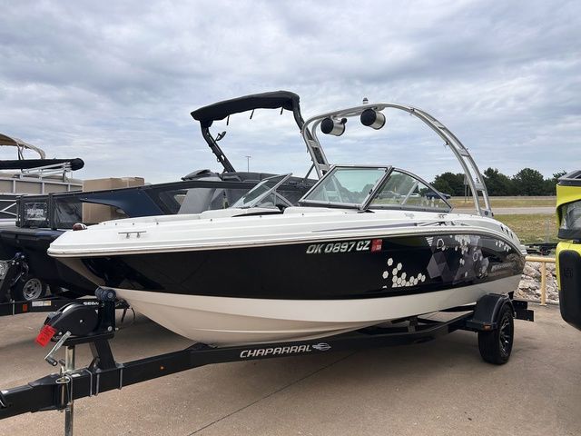 2012 Chaparral H20 19' Surf