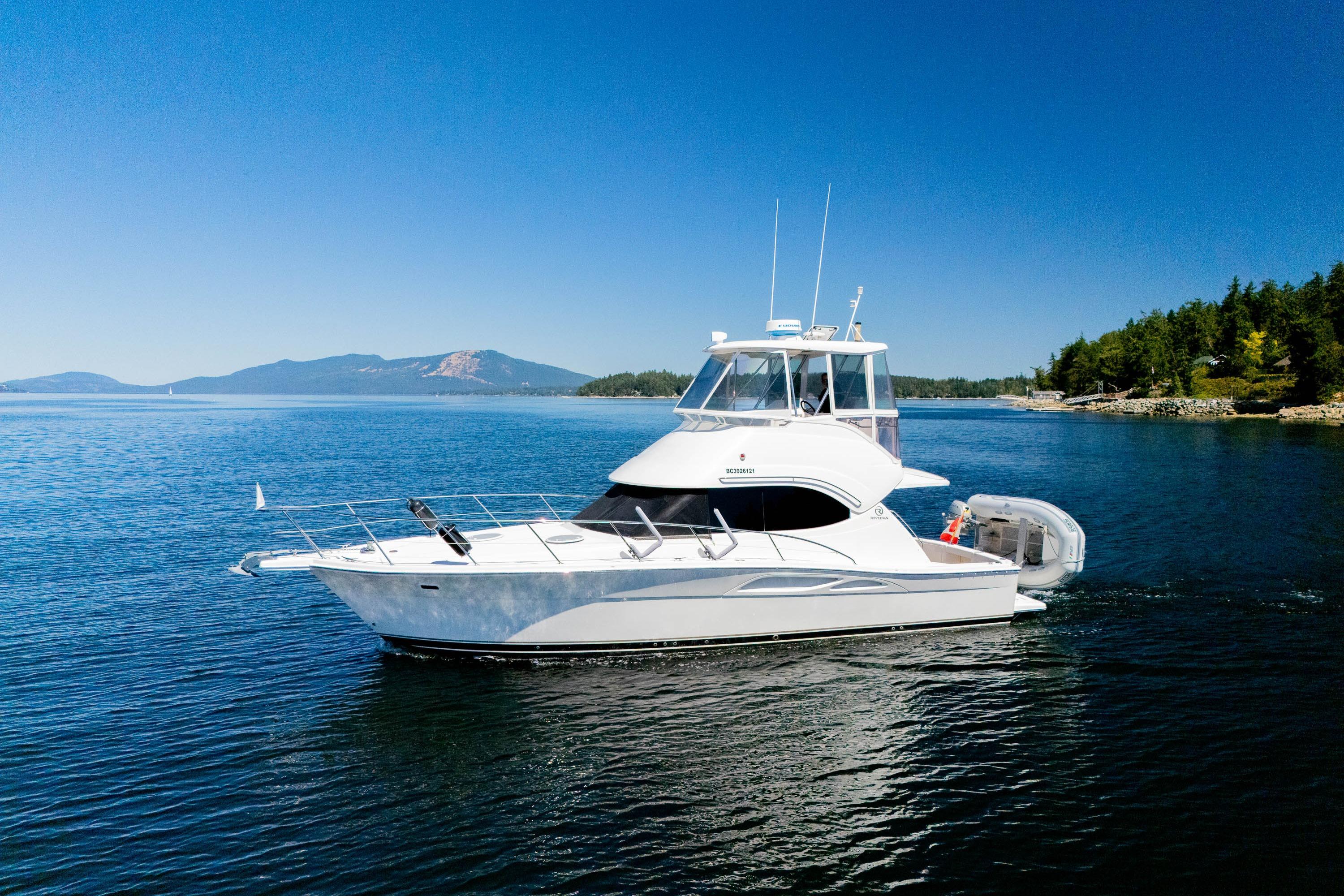 2005 Riviera 37 Flybridge