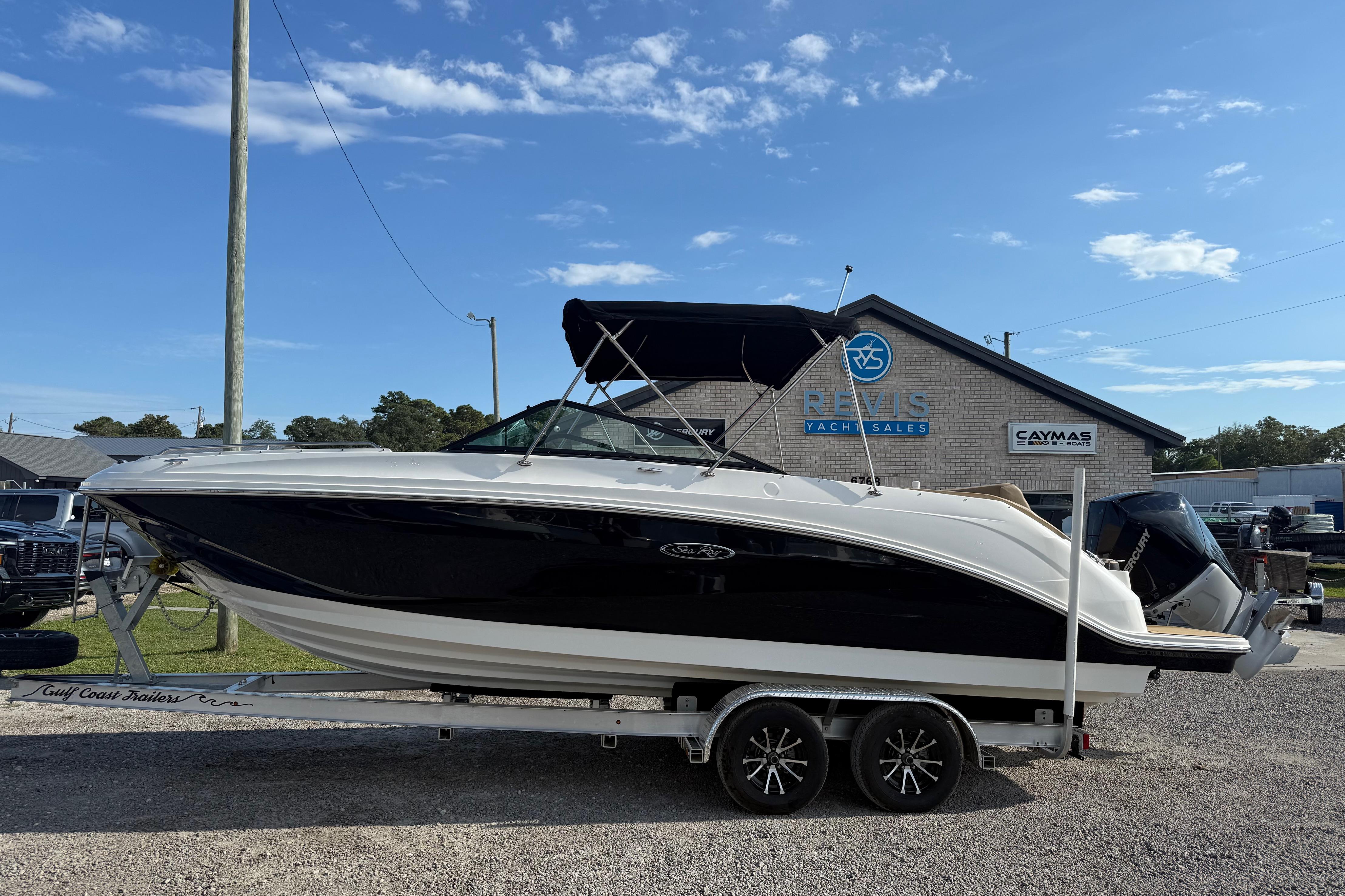 2019 Sea Ray SDX 250 Outboard