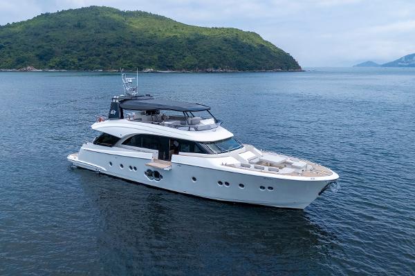 2019 Monte Carlo Yachts 86