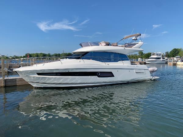 2018 Prestige 460