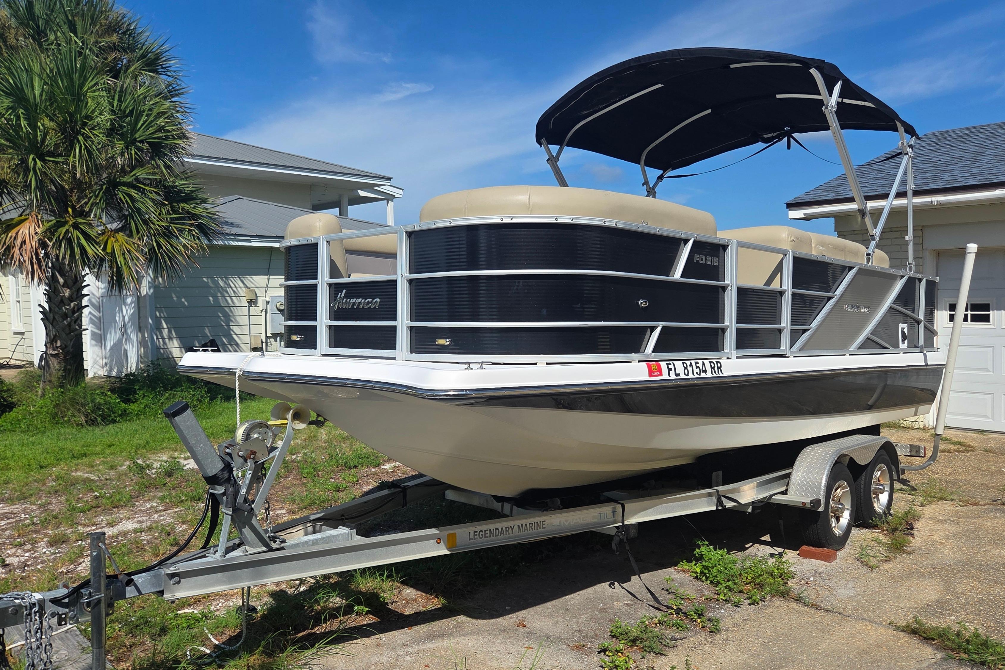 2017 Hurricane FunDeck 216 OB