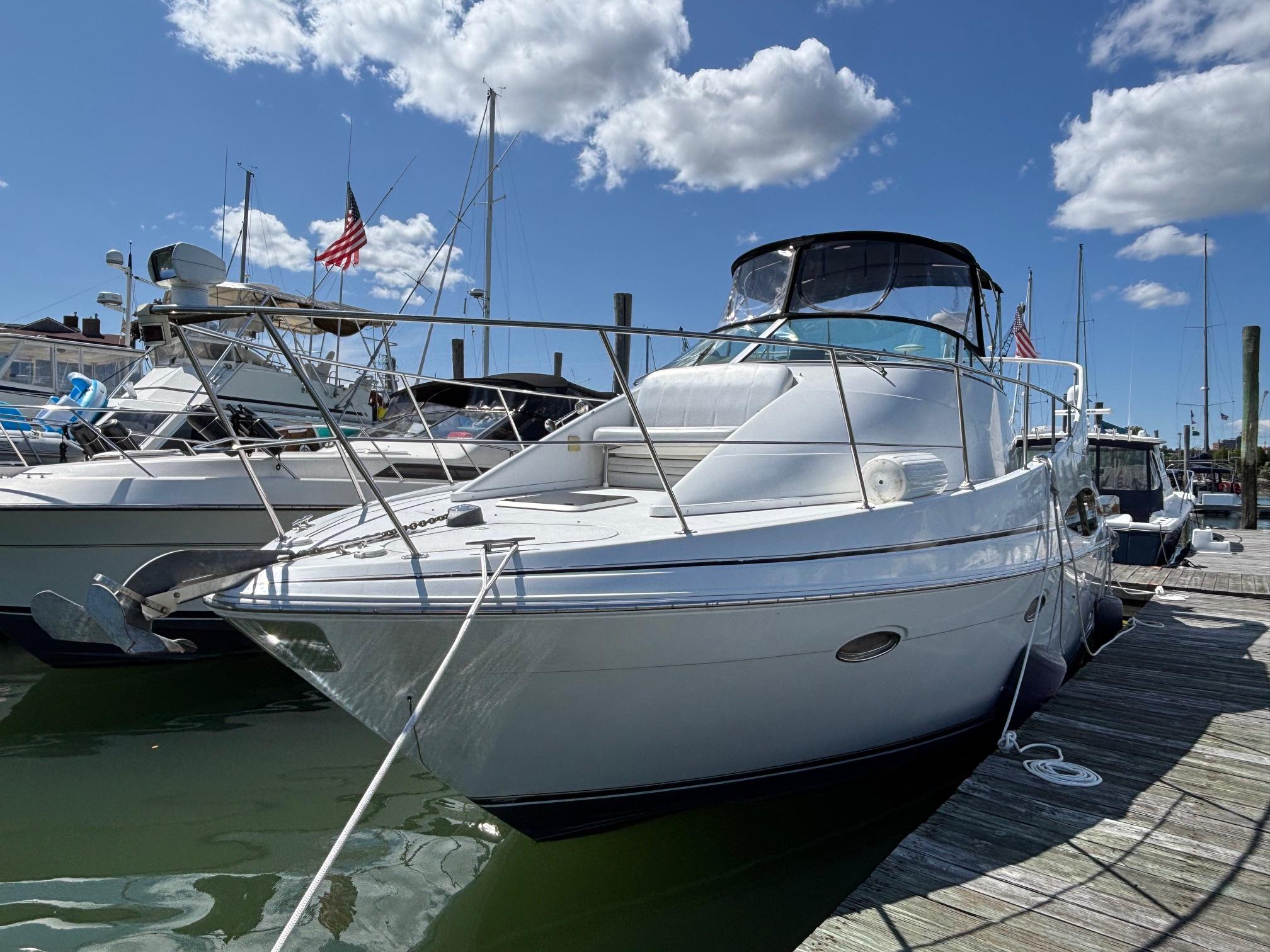 2001 Carver 350 Mariner