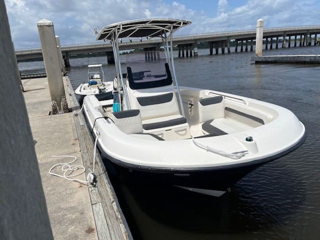 2022 Bayliner Trophy CC 22