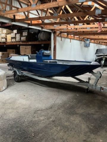 2025 Lund 1870 Predator CC
