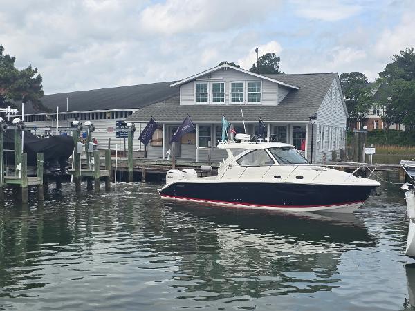 2025 Pursuit OS 325 Offshore