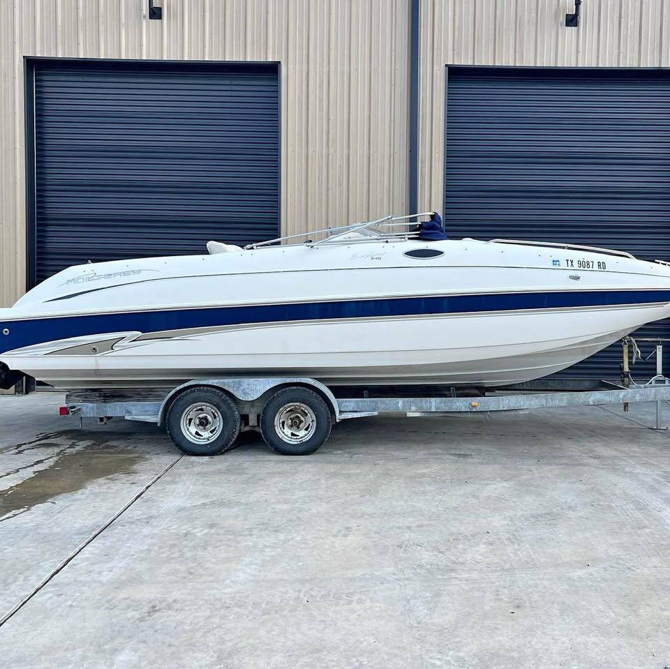 2001 Monterey 240 Explorer