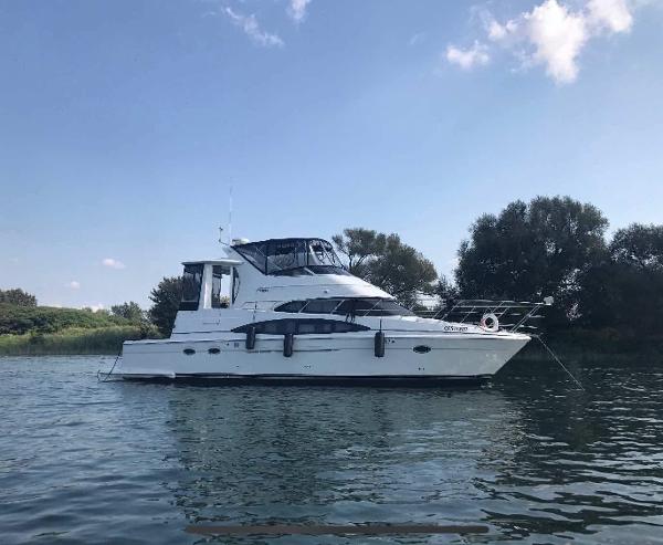 Carver 444 Cockpit Motor Yacht
