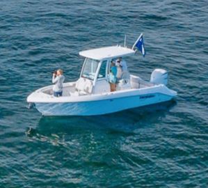 2022 Everglades 243 Center Console
