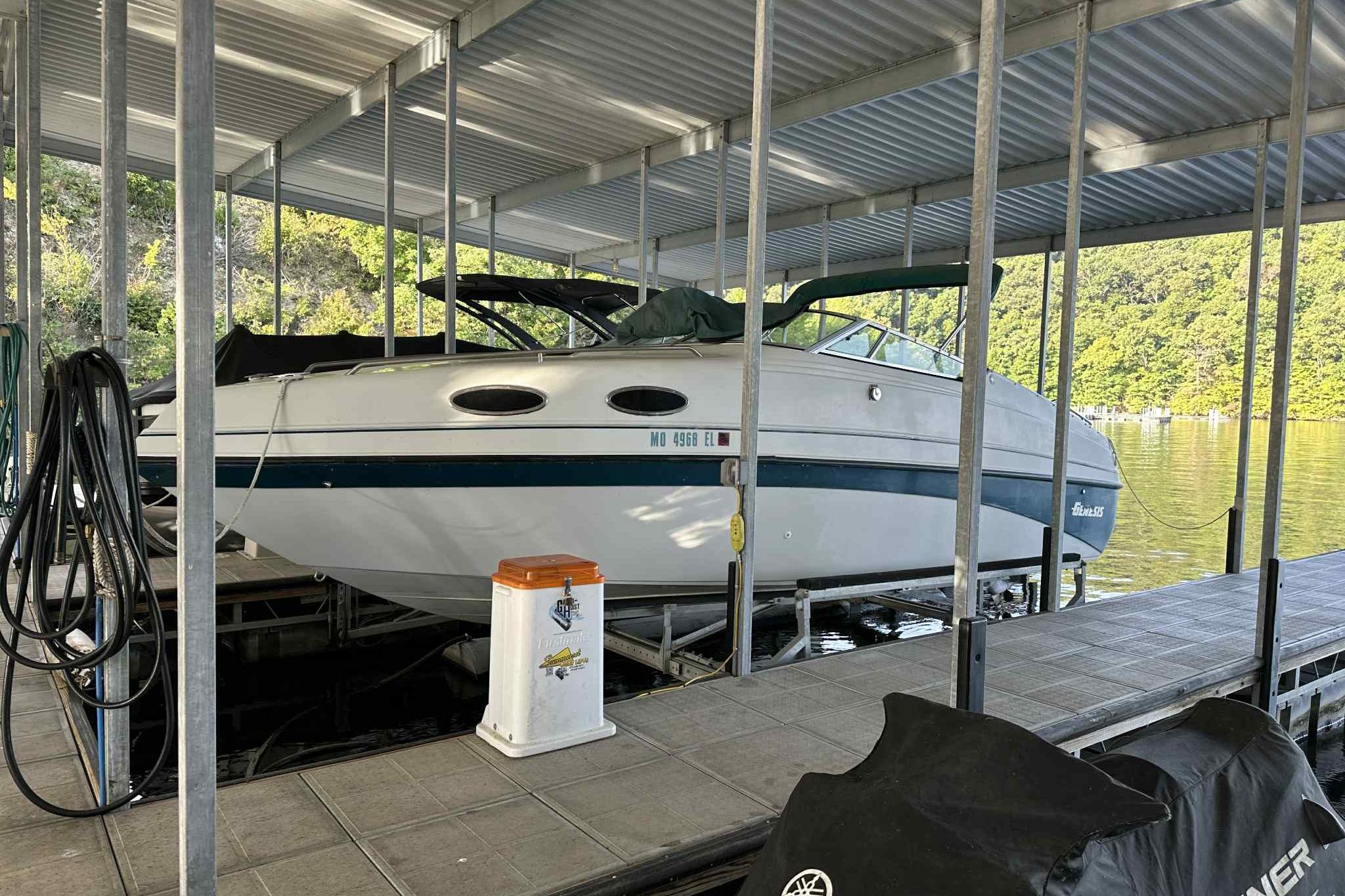 1995 Genesis Boats 2505
