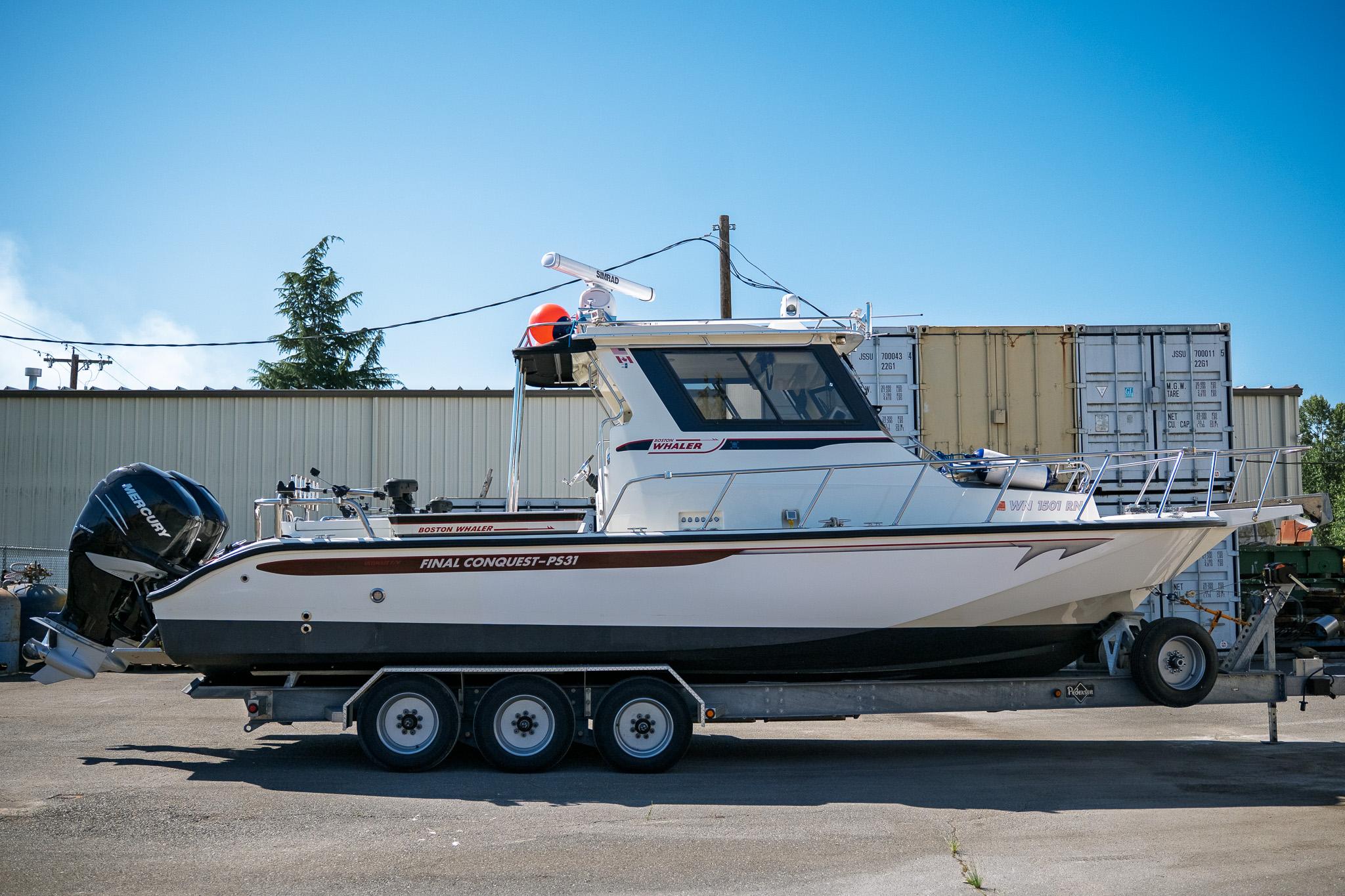 1990 Boston Whaler 31 OFFSHORE CUSTOM CONQUEST