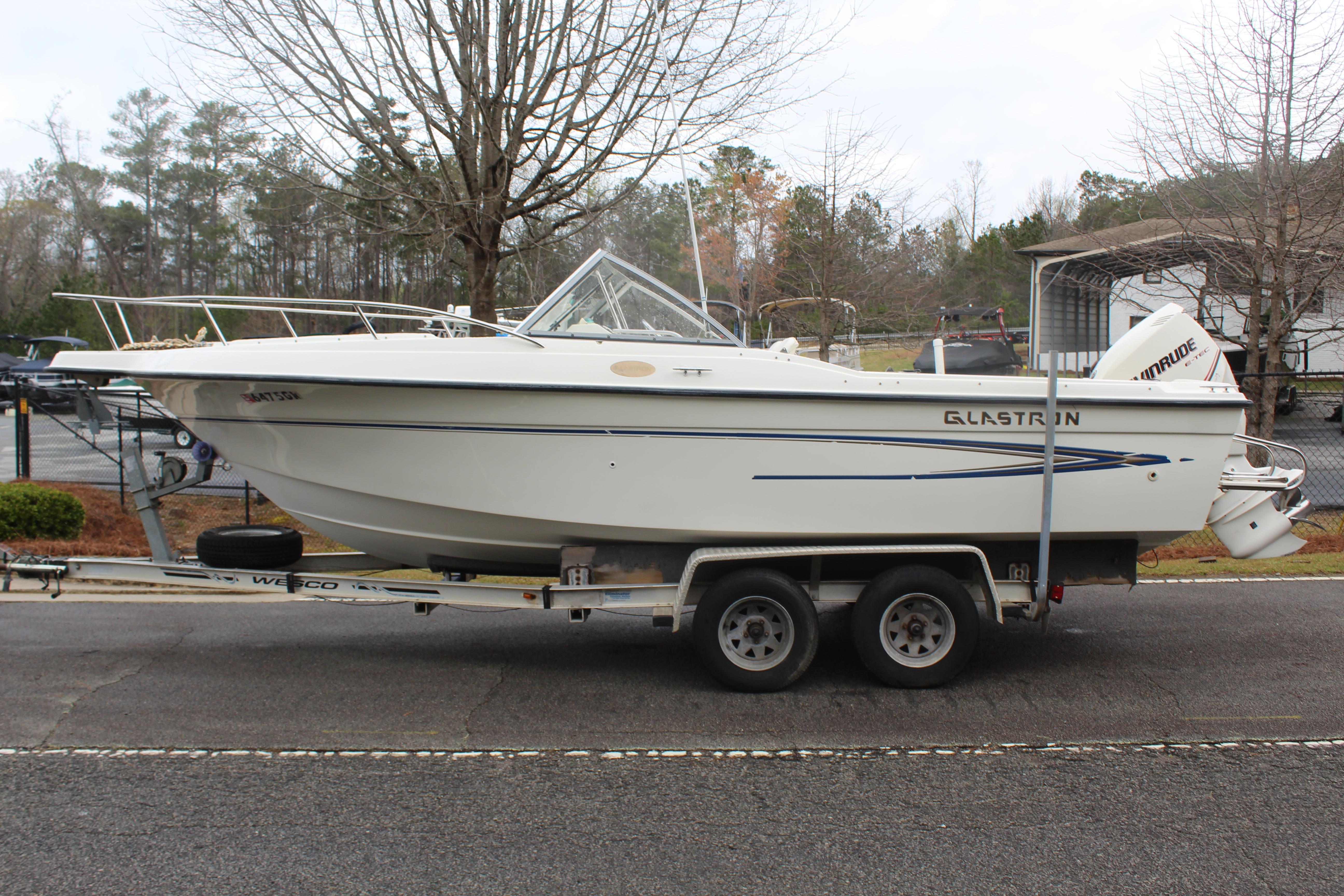 2004 Glastron 213 DC