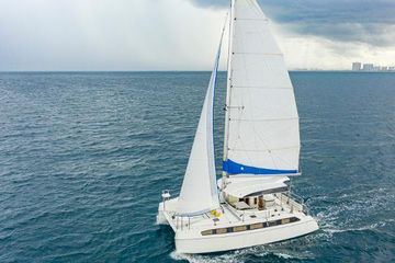 2025 Smart Cat S280 Sailing