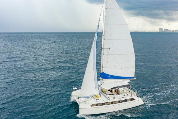 2025 Smart Cat S280 Sailing