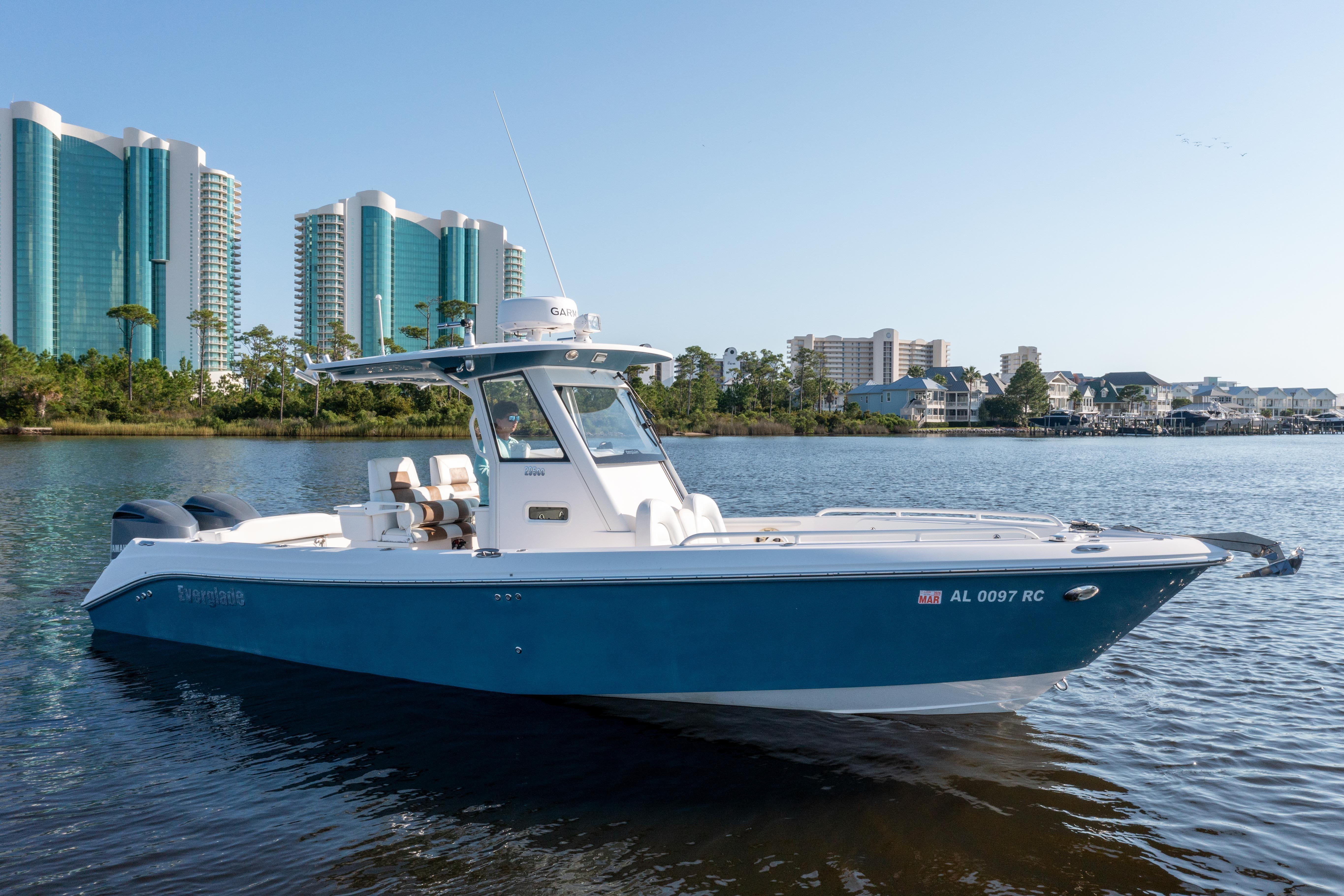 2011 Everglades 295 Center Console