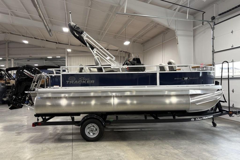 2026 Sun Tracker Bass Buggy 18 DLX