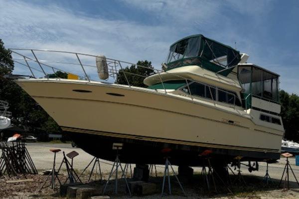 1985 Sea Ray 360 Aft Cabin